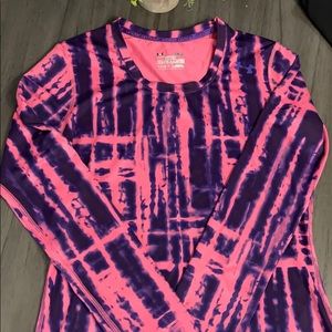 SMALL UNDER ARMOUR FITTED HEAT GEAR ATHLETIC SHIRT